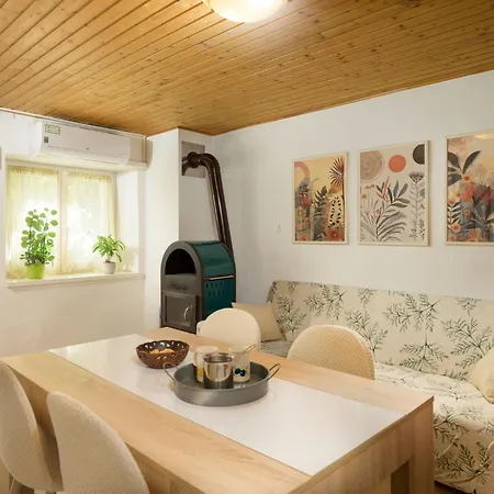 Sabina Mit Zwei Und Pool By Interhome Ferienhaus