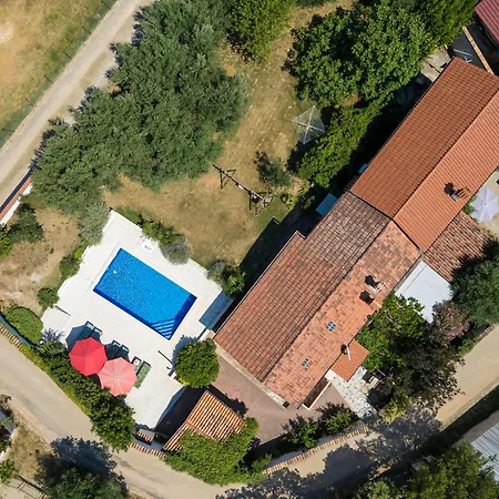 Sabina Mit Zwei Und Pool By Interhome Holiday home Pula